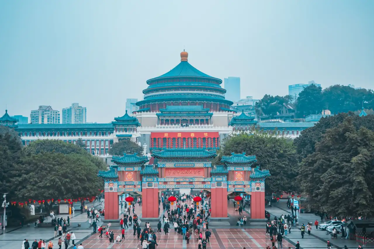 数据中心高密度布线环境下光纤跳线选型与性能对比分析