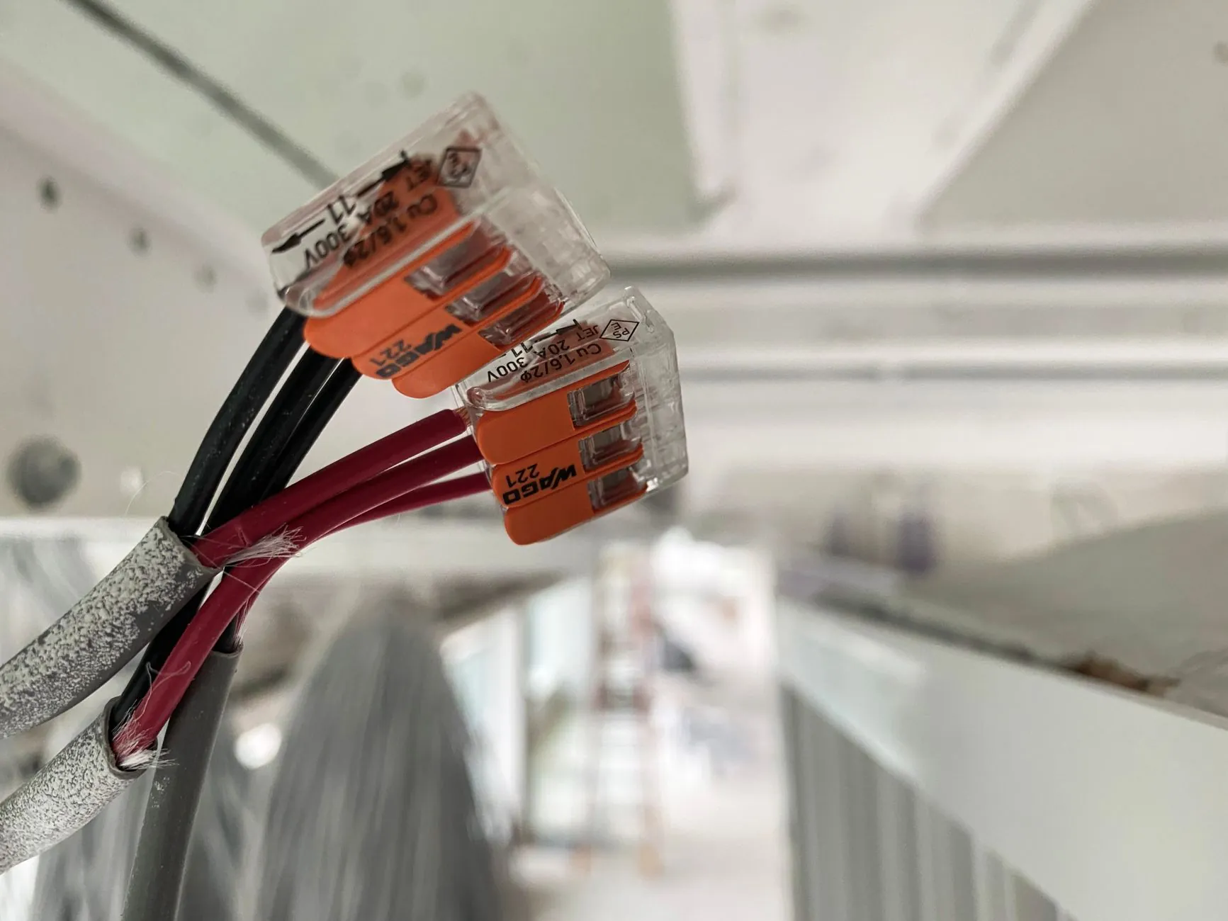 数据中心高密度布线场景下光纤跳线与配线架选型关键技术解析